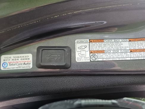 Used 2018 Toyota RAV4 XLE w/ Convenience Package AWD/4WD image 32