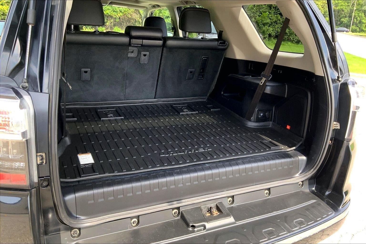 Used 2018 Toyota 4Runner Limited AWD/4WD image 4