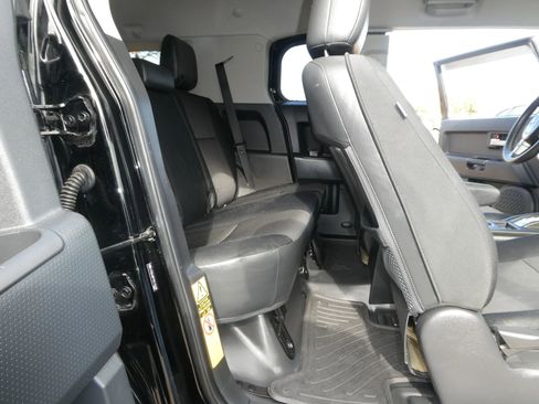 Used 2012 Toyota FJ Cruiser 4WD image 24