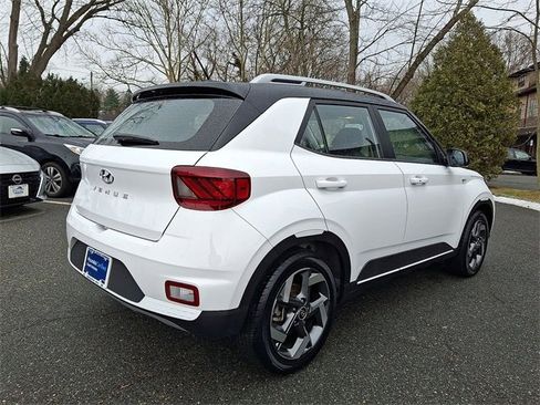 Certified 2023 Hyundai Venue Limited w/ Cargo Package image 25