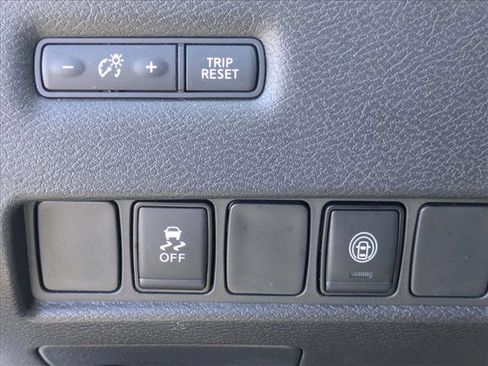 Used 2023 Nissan Murano SV FWD image 12