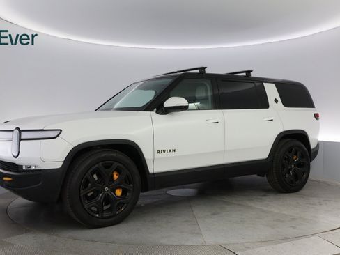 Used 2023 Rivian R1S Adventure image 15