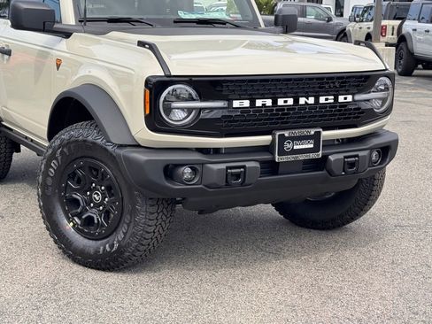 New 2026 Ford Bronco Badlands AWD/4WD image 3
