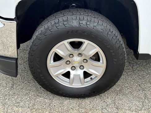 Used 2018 Chevrolet Silverado 1500 LT AWD/4WD image 10