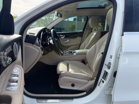 Used 2018 Mercedes-Benz GLC 300 4MATIC image 9