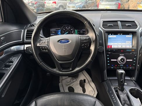 Used 2017 Ford Explorer Limited image 14
