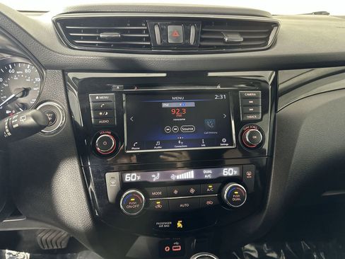 Used 2022 Nissan Rogue Sport SV FWD image 21