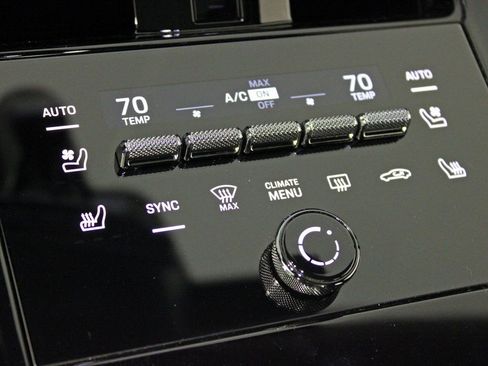 Certified 2025 Porsche Panamera 4 image 31