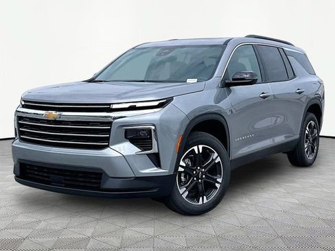 New 2027 Chevrolet Traverse LT w/ Sun and Wheel Package AWD/4WD image 3