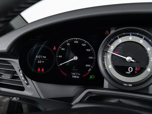 Used 2024 Porsche 911 Carrera 4S image 31