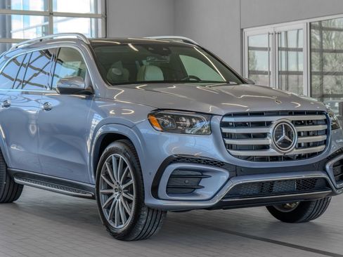 New 2026 Mercedes-Benz GLS 580 4MATIC image 21