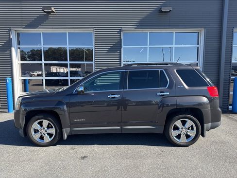 Used 2014 GMC Terrain SLE w/ Chrome Package image 2