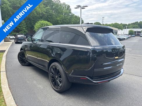 Used 2023 Land Rover Range Rover SE AWD/4WD image 4