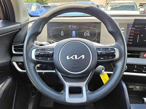 Used 2024 Kia Sportage LX FWD image 19