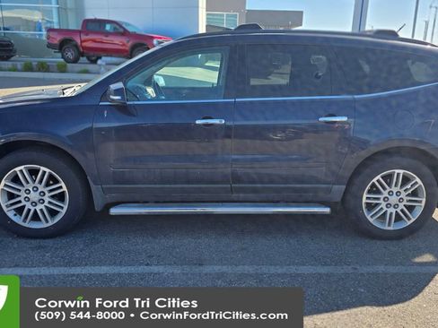 Used 2015 Chevrolet Traverse LT w/ Style and Technology Package image 9