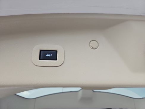 Used 2022 INFINITI QX80 Luxe w/ All-Season Package AWD/4WD image 16