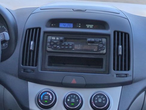 Used 2010 Hyundai Elantra FWD image 20