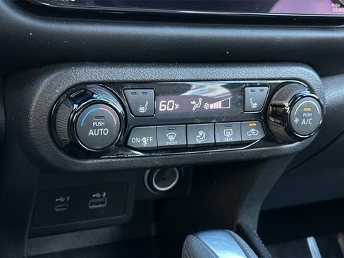 Used 2024 Nissan Kicks SR w/ SR Premium Package image 23