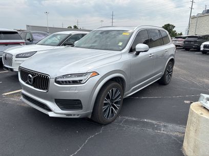 Used 2022 Volvo XC90 T5 Momentum w/ Advanced Package