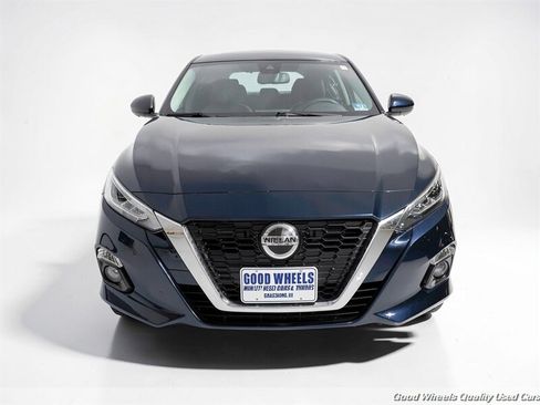 Used 2019 Nissan Altima 2.5 Platinum FWD image 2
