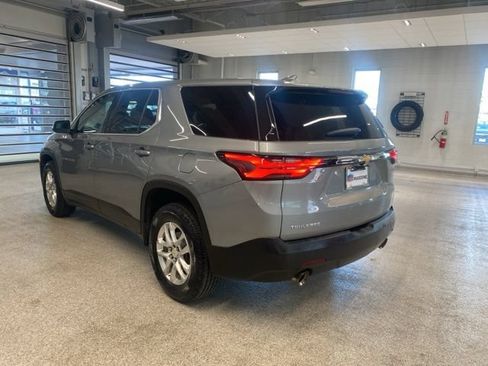 Used 2023 Chevrolet Traverse LS FWD image 8