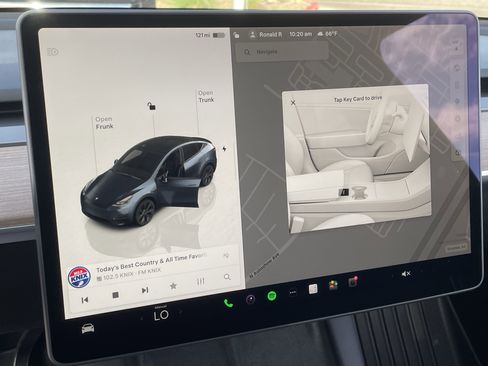 Used 2025 Tesla Model Y Long Range image 26