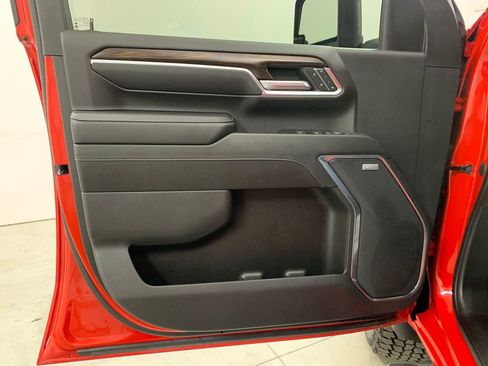 Used 2024 GMC Sierra 2500 SLT w/ SLT Convenience Package image 6