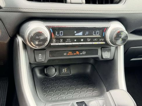 Used 2024 Toyota RAV4 XLE FWD image 21