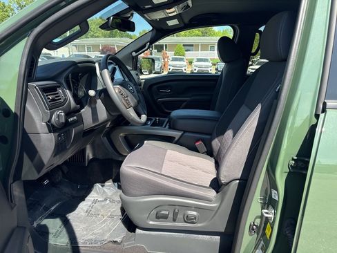 Used 2024 Nissan Titan SV w/ SV Bronze Edition Package image 9