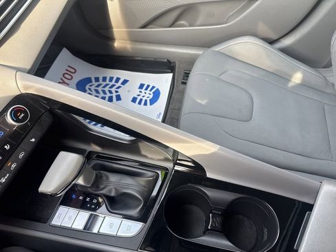 Used 2023 Hyundai Elantra SEL w/ Convenience Package image 34