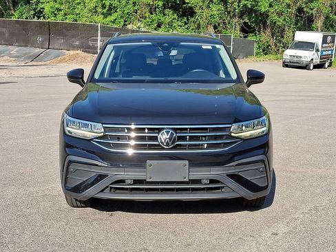 Used 2022 Volkswagen Tiguan SE FWD image 2