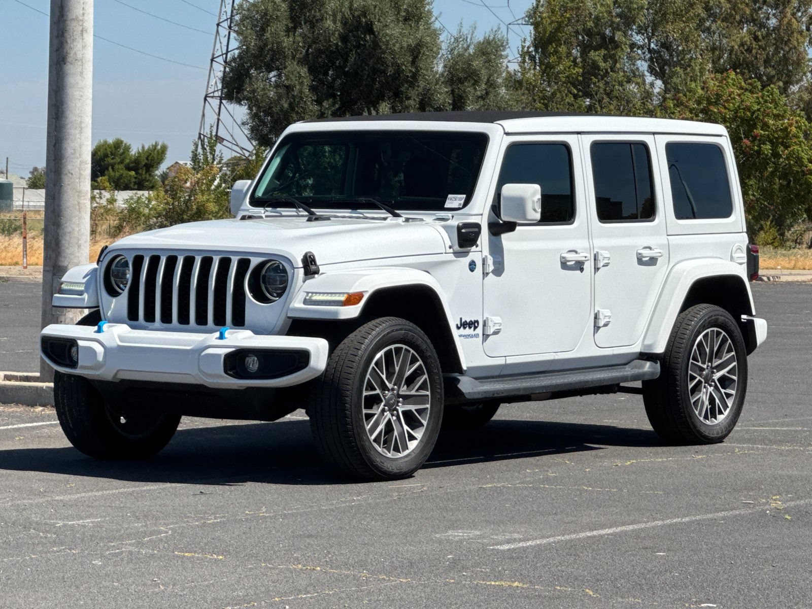 Used 2022 Jeep Wrangler Unlimited Sahara AWD/4WD image 8
