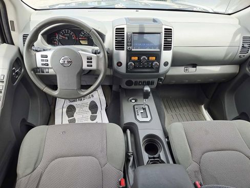 Used 2020 Nissan Frontier SV RWD image 9