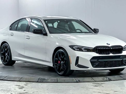 New 2026 BMW 330i xDrive Sedan w/ M Sport Package image 9