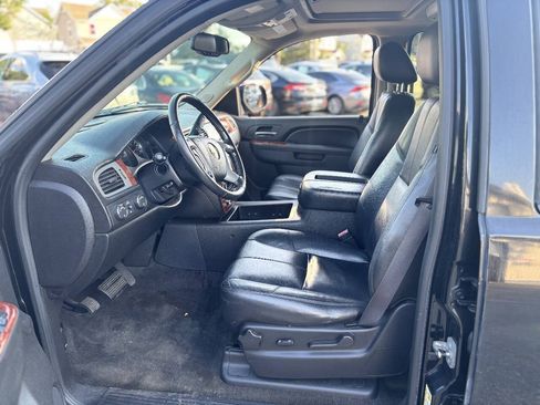Used 2011 Chevrolet Suburban LT AWD/4WD image 20