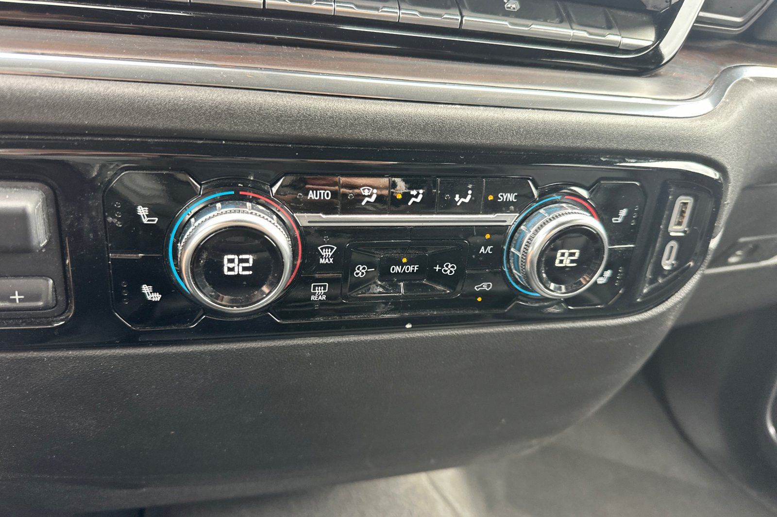 Used 2025 GMC Sierra 1500 SLT RWD image 27