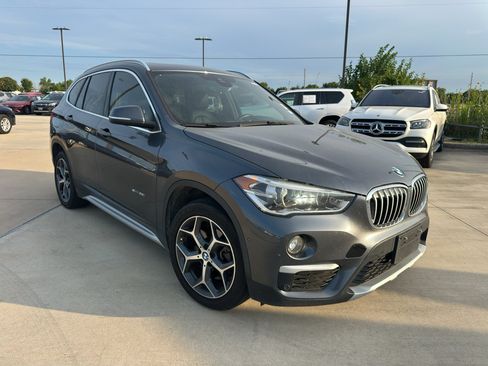 Used 2017 BMW X1 sDrive28i FWD image 3