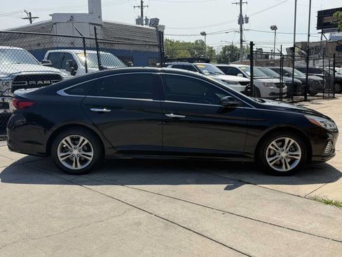 Used 2019 Hyundai Sonata Limited w/ Ultimate Package 04 FWD image 4
