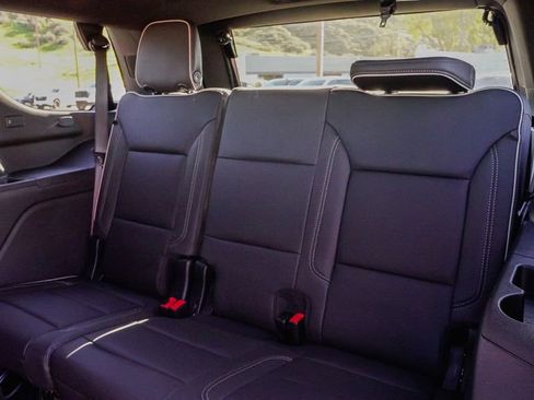 New 2026 GMC Yukon Elevation image 13