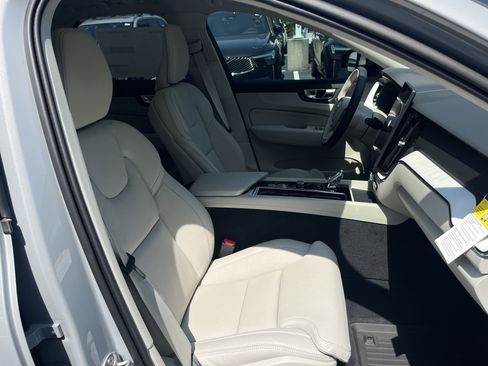 Used 2026 Volvo XC60 B5 Ultra w/ Protection Package Premier image 60