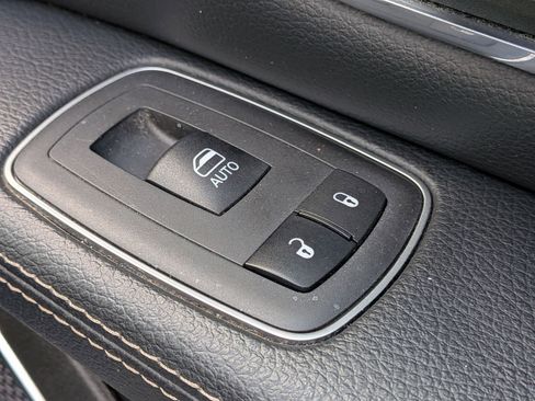 Used 2024 RAM 1500 Laramie image 37