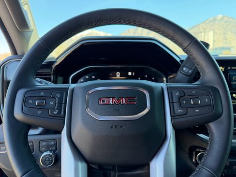 Used 2024 GMC Sierra 2500 SLT w/ SLT Premium Package image 29