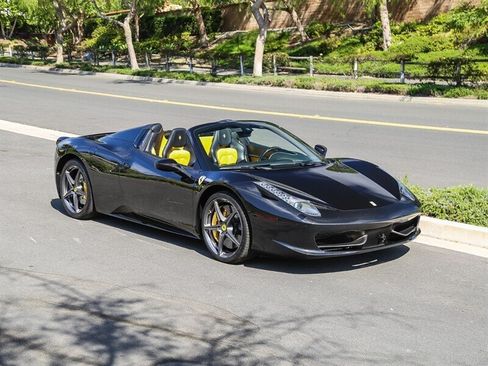 Used 2013 Ferrari 458 Spider RWD image 6