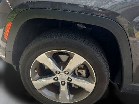 Used 2021 Jeep Grand Cherokee L Limited AWD/4WD image 10