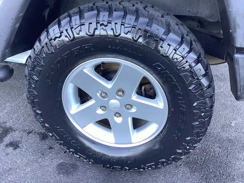Used 2015 Jeep Wrangler Unlimited Sport w/ Connectivity Group AWD/4WD image 6