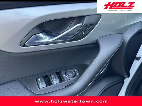 Used 2025 Chevrolet Blazer LT AWD/4WD image 12