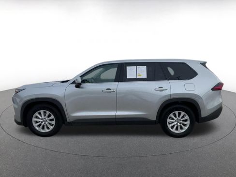 Used 2025 Toyota Grand Highlander FWD image 9