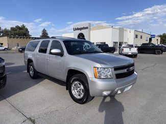 Used 2011 Chevrolet Suburban LT image 1