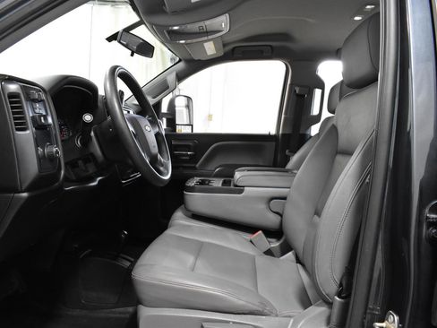 Used 2019 Chevrolet Silverado 1500 W/T image 3