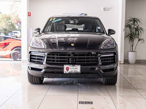 Used 2022 Porsche Cayenne S Platinum image 2